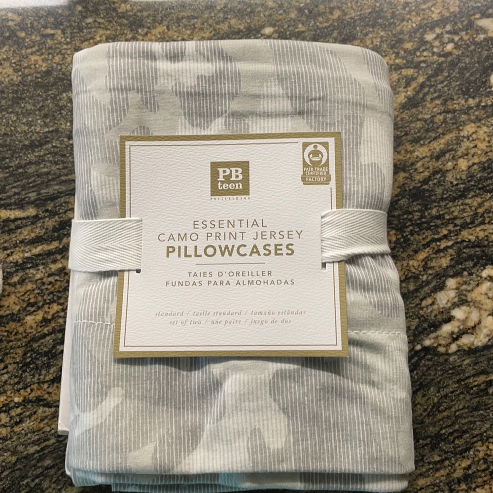 NWT Pottery Barn Teen Camo Print Jersey Pillowcases-set of two